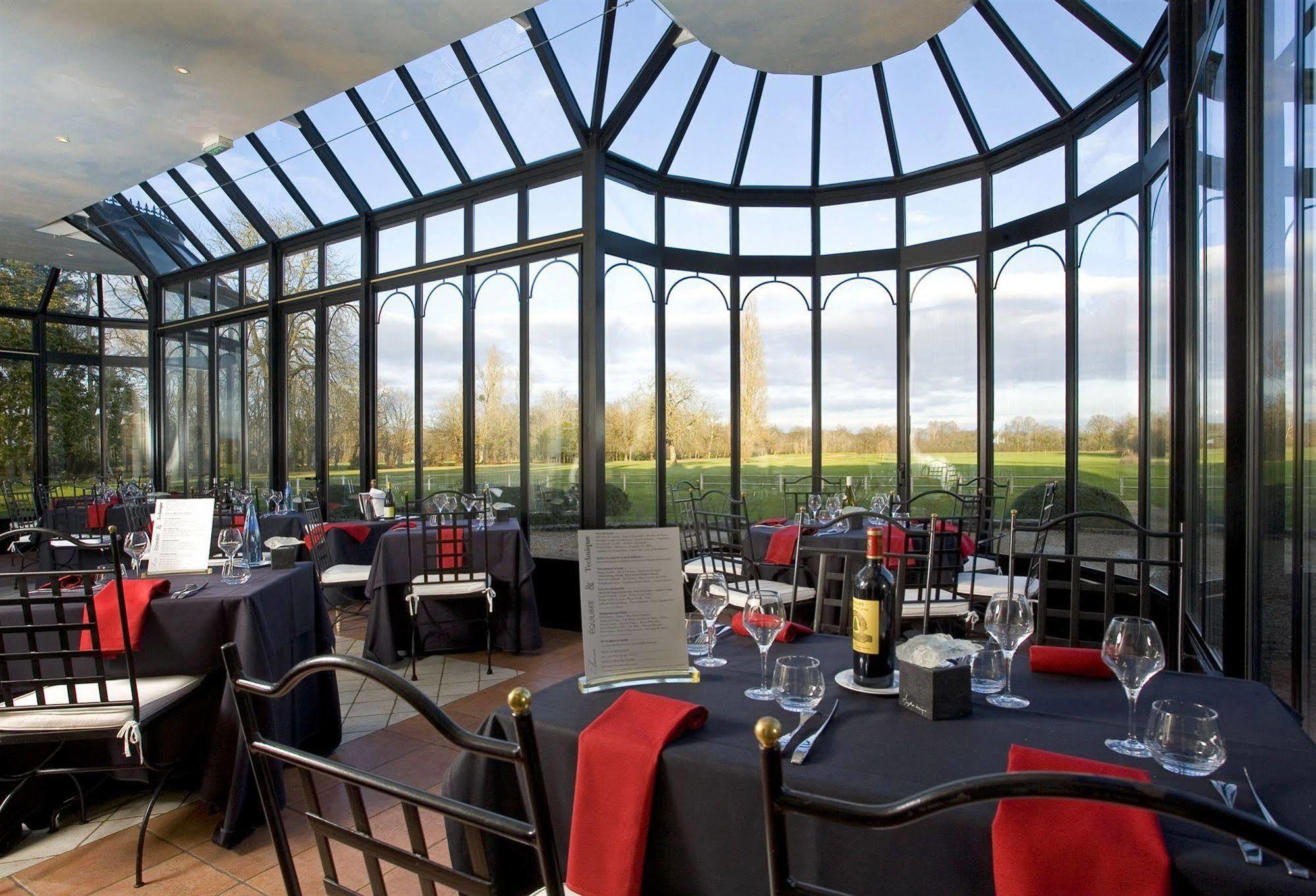 Hotel Chateau Golf Des Sept Tours Courcelles-de-Touraine Restaurant foto